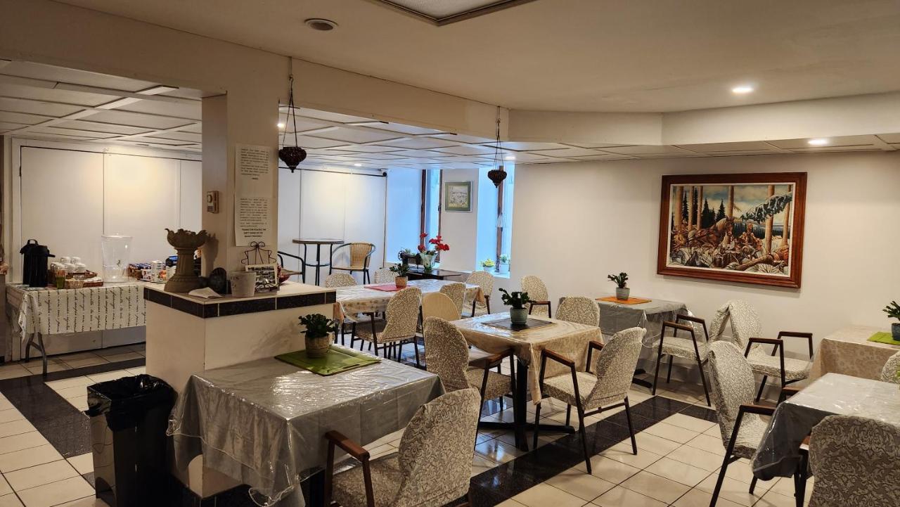 Hotel Auberge Manoir Ville Marie Montreal Bagian luar foto